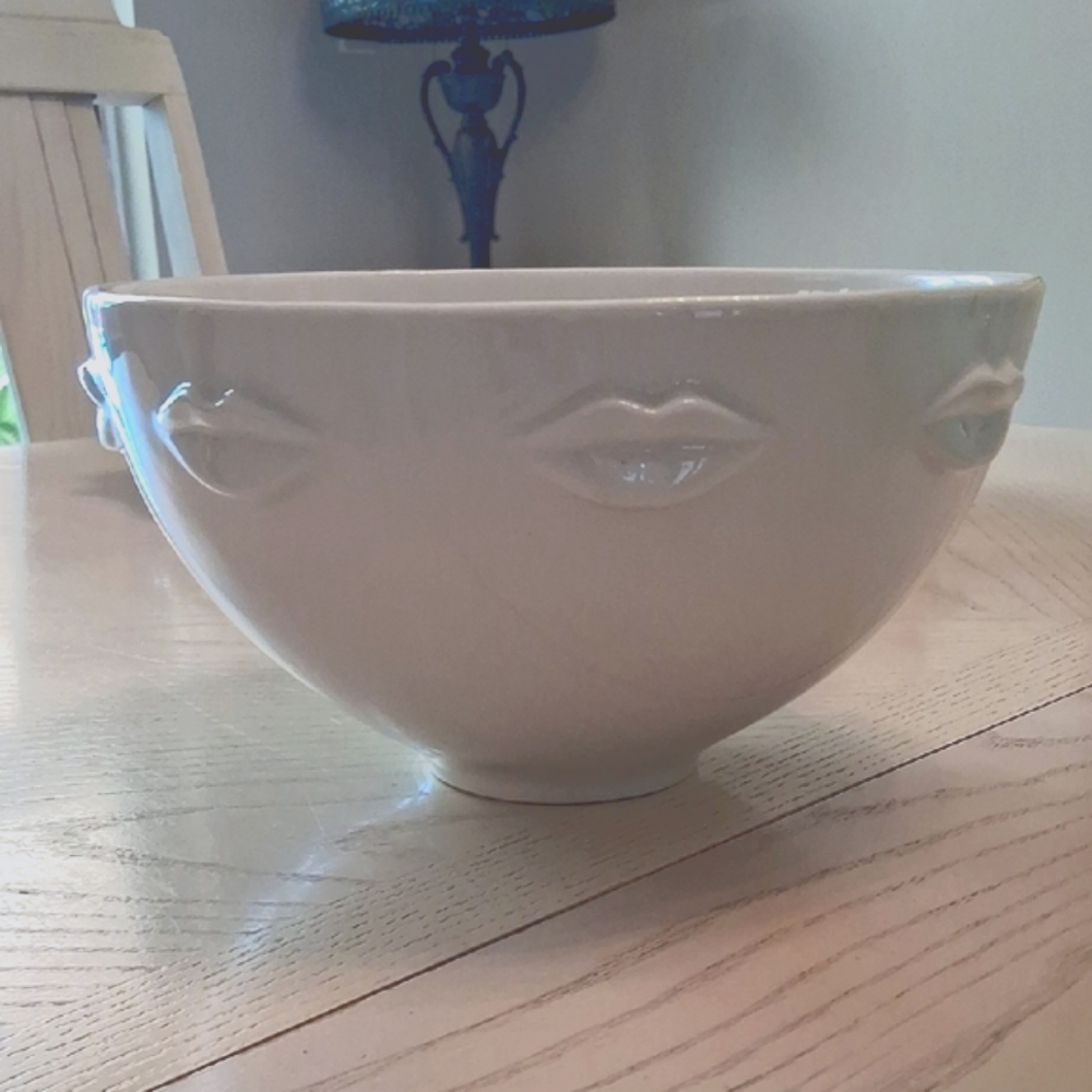 Jonathan Adler White Ceramic Bowl with Lip Design. Muse By: Jonathan Adler Gala. - Picture 14 of 15